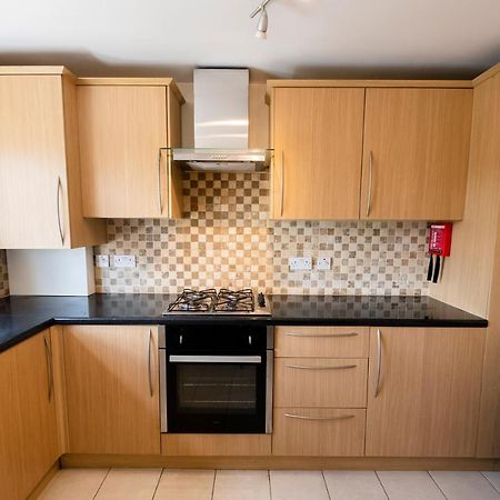 19 Shrewsbury Walk Appartement Isleworth Buitenkant foto