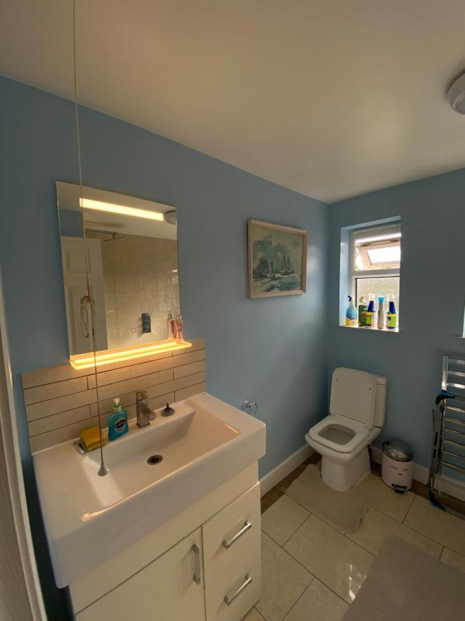 19 Shrewsbury Walk Appartement Isleworth Buitenkant foto