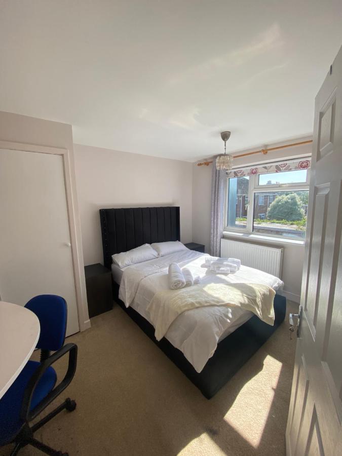 19 Shrewsbury Walk Appartement Isleworth Buitenkant foto