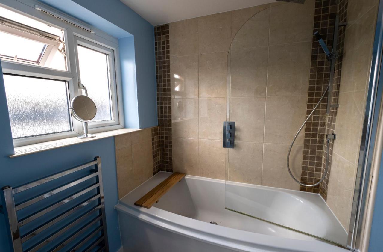 19 Shrewsbury Walk Appartement Isleworth Buitenkant foto